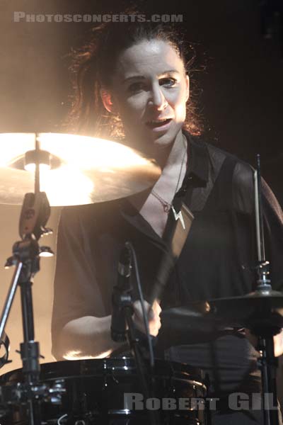 SAVAGES - 2014-03-21 - PARIS - Gaite Lyrique - Fay Milton